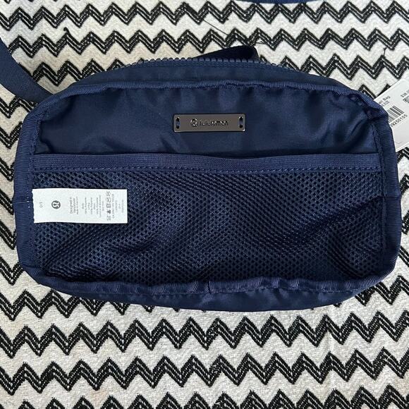 NWT Heritage 365 Camo Smoky Red Night Sea Multi lululemon Everywhere Belt Bag - Picture 8 of 12